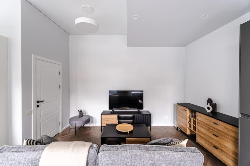 Modern Flat In Old Town Kaunas - Free Parking & Self Check-In Exterior foto